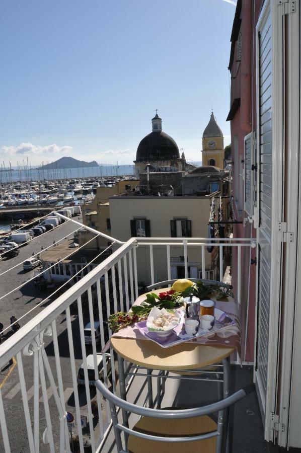 Casa Geltrude Al Porto Villa โปรชิดา ภายนอก รูปภาพ